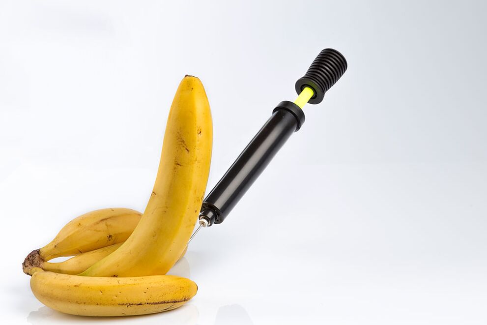 inyección de plátano simula la inyección de agrandamiento del pene